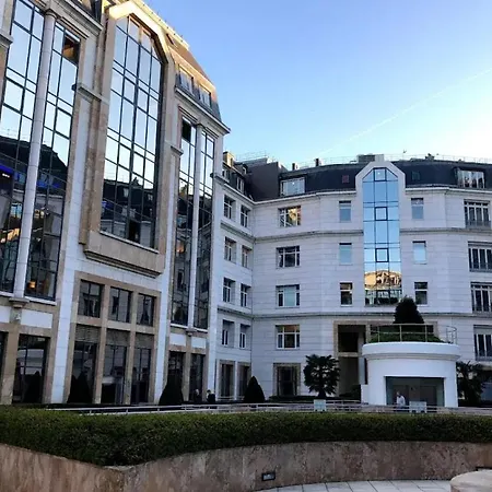 Bed & Breakfast Trocadero Access Dayroom Espace Sans Nuitee Et Chambre Partagee Chatillon Nuitee -- Repos Journee Ou Espace Travail 8-19h Proche Tour Eiffel Ou Usage Bureau A L'heure En Journee -- Nuitee Chatillon Avenue